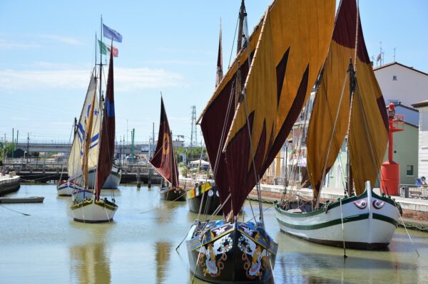 CESENATICO: PORTO CANALE LEONARDESCO E ABBUFFATA DI PESCE