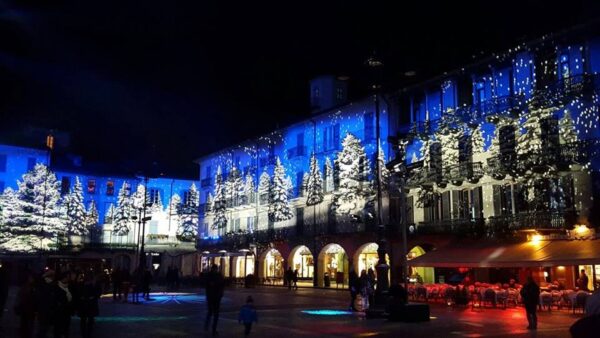 ILLUMINAZIONI ARTISTICHE A COMO CITTA’ DEI BALOCCHI