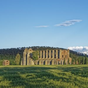 ABBAZIA DI SAN GALGANO E LA SPADA NELLA ROCCIA